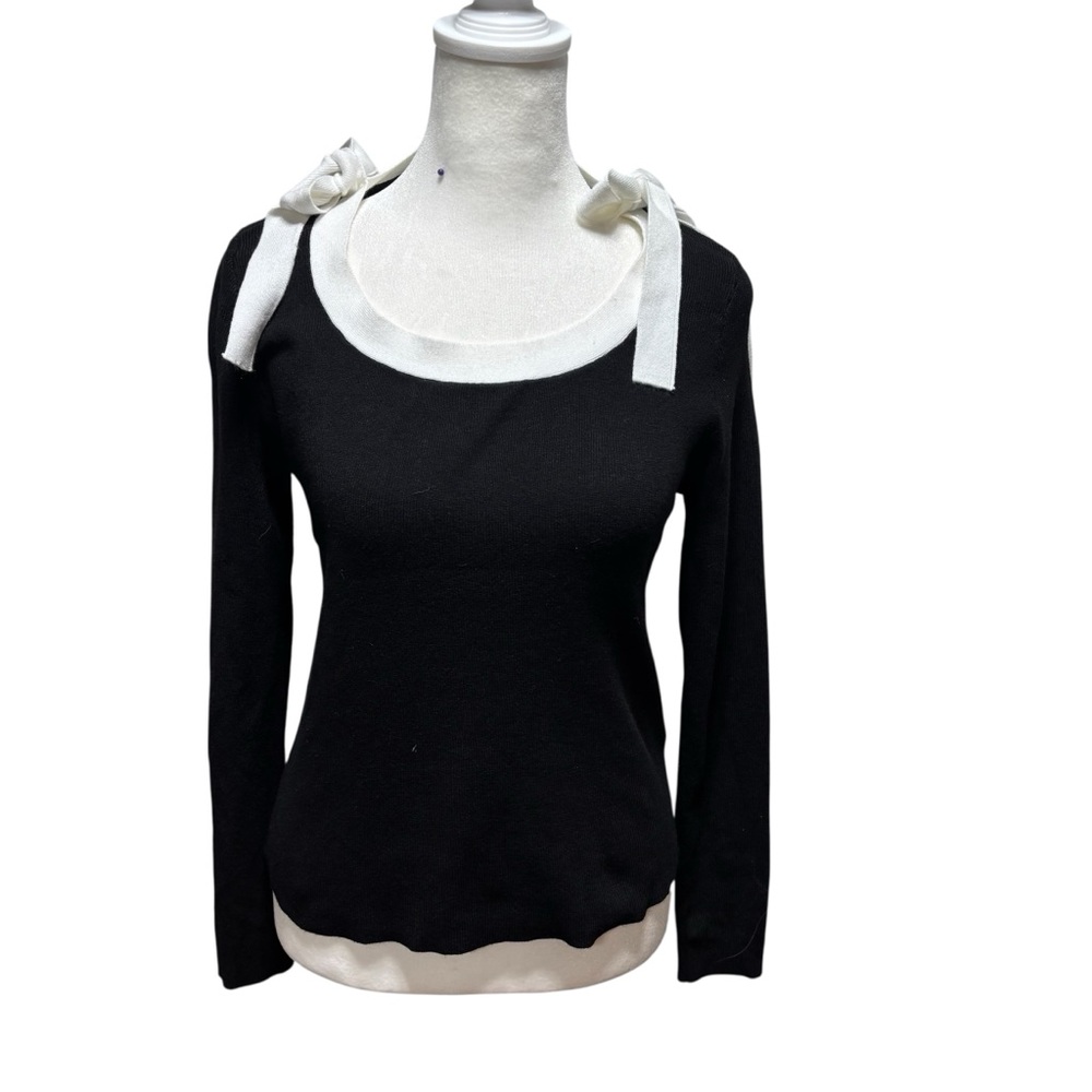 Chic Black and White Women's Sweater with Bow‎ Accents #697